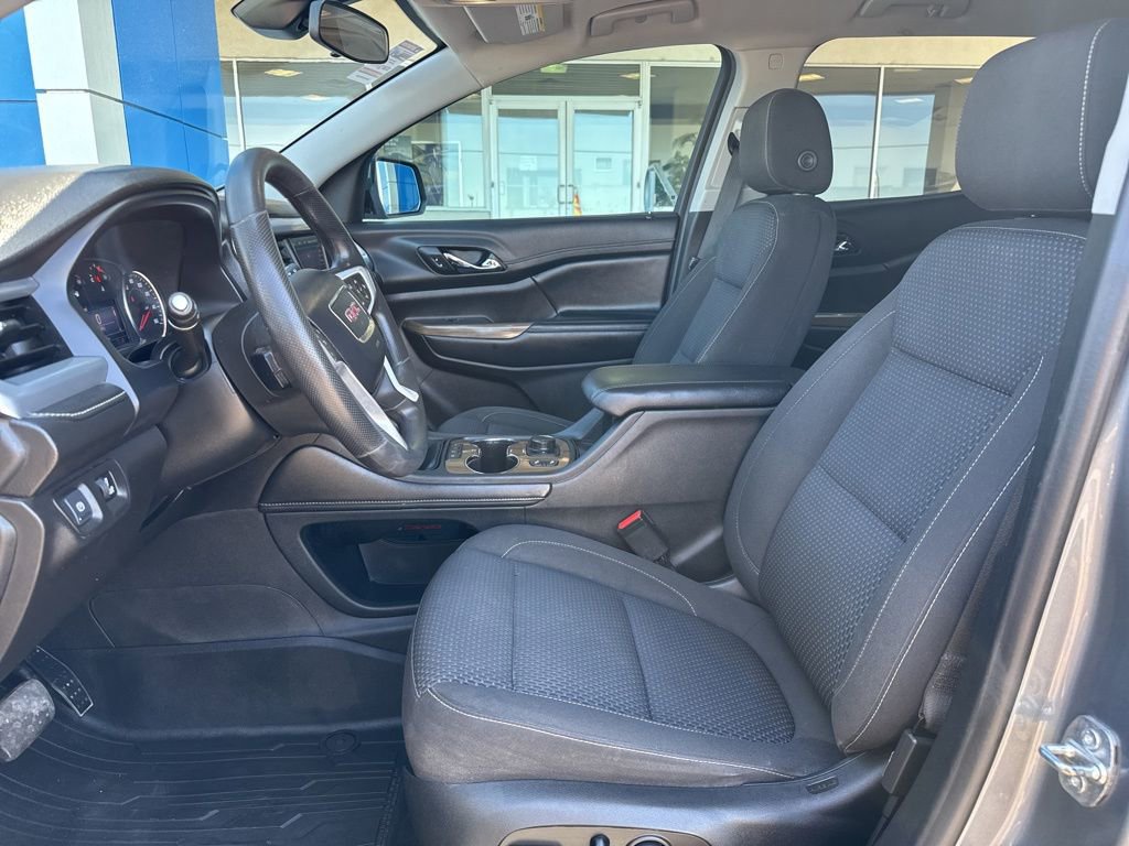 Used 2021 GMC Acadia SLE w/ Driver Convenience Package image 16