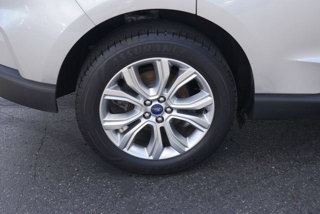Used 2020 Ford Edge Titanium AWD/4WD image 12