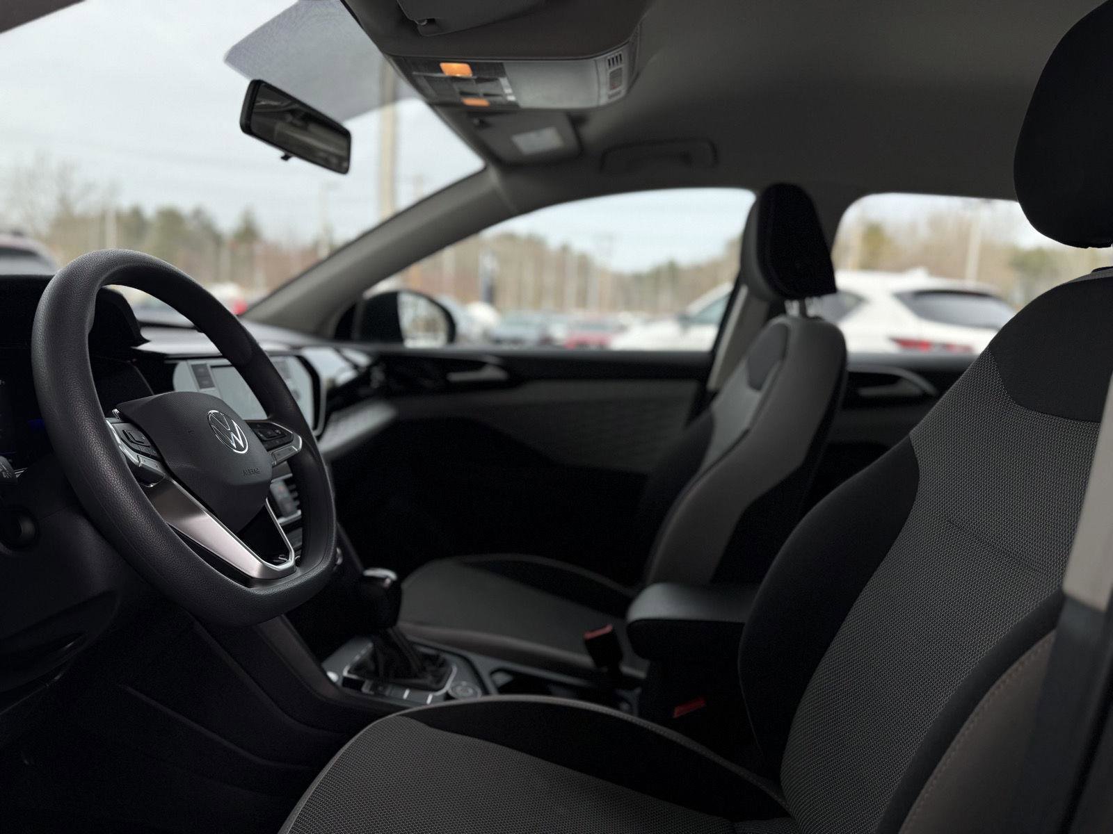 Used 2022 Volkswagen Taos S image 10