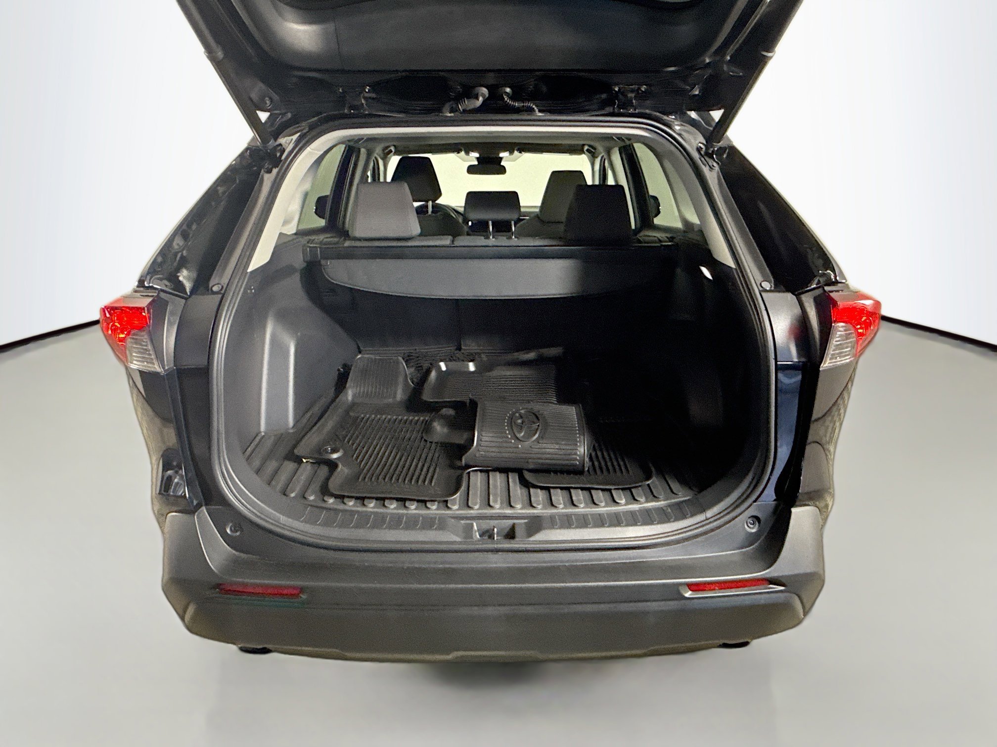 Used 2023 Toyota RAV4 XLE w/ Convenience Package image 35