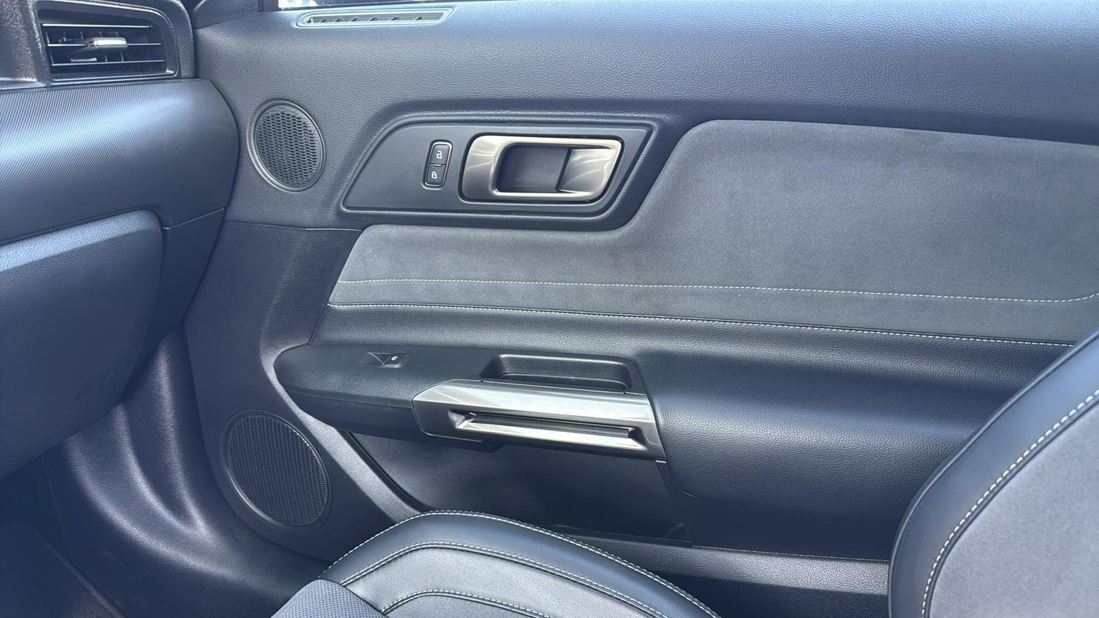 Used 2019 Ford Mustang Shelby GT350 w/ Technology Package image 24