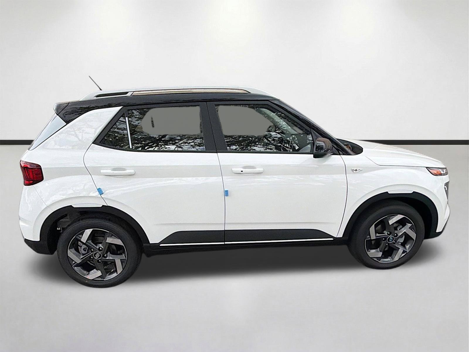 New 2026 Hyundai Venue SEL FWD image 2