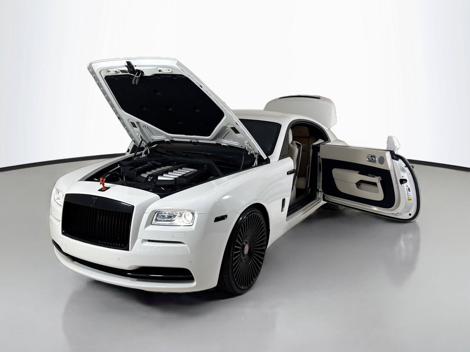 Used 2016 Rolls-Royce Wraith RWD image 38