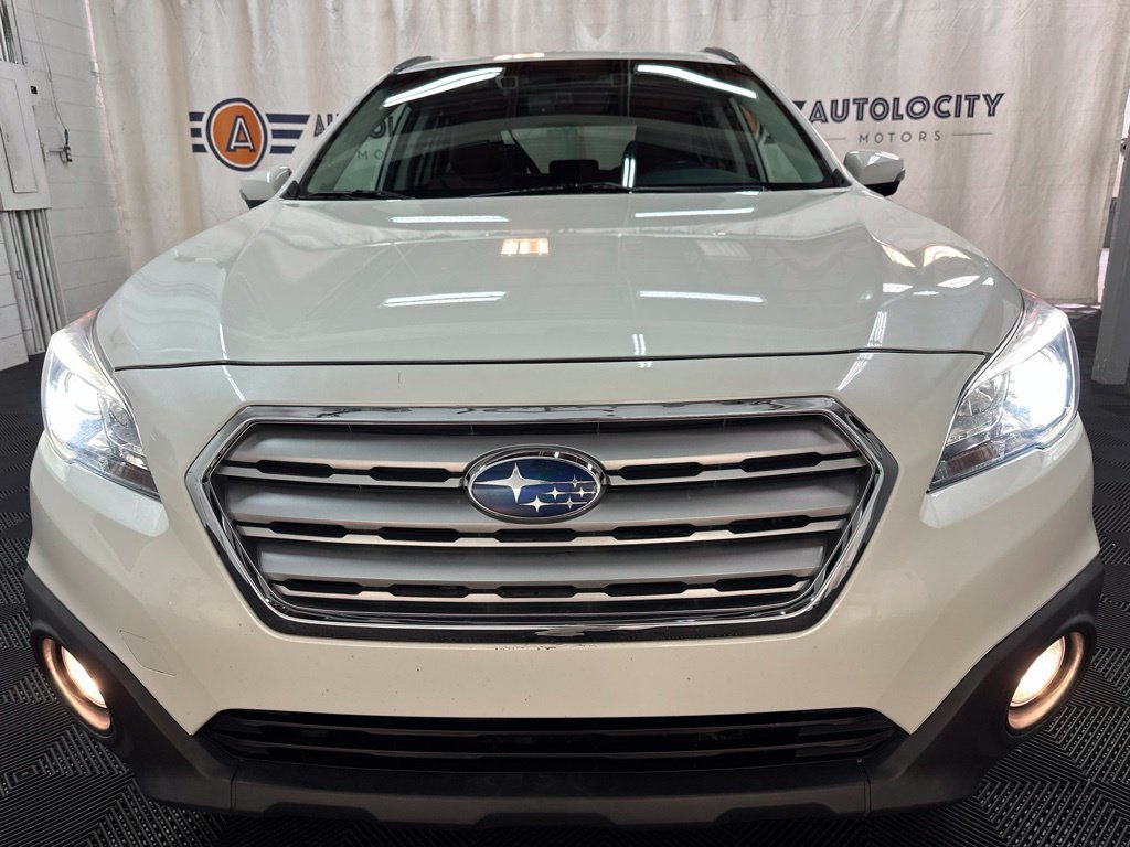 Used 2017 Subaru Outback 2.5i Touring AWD/4WD image 3