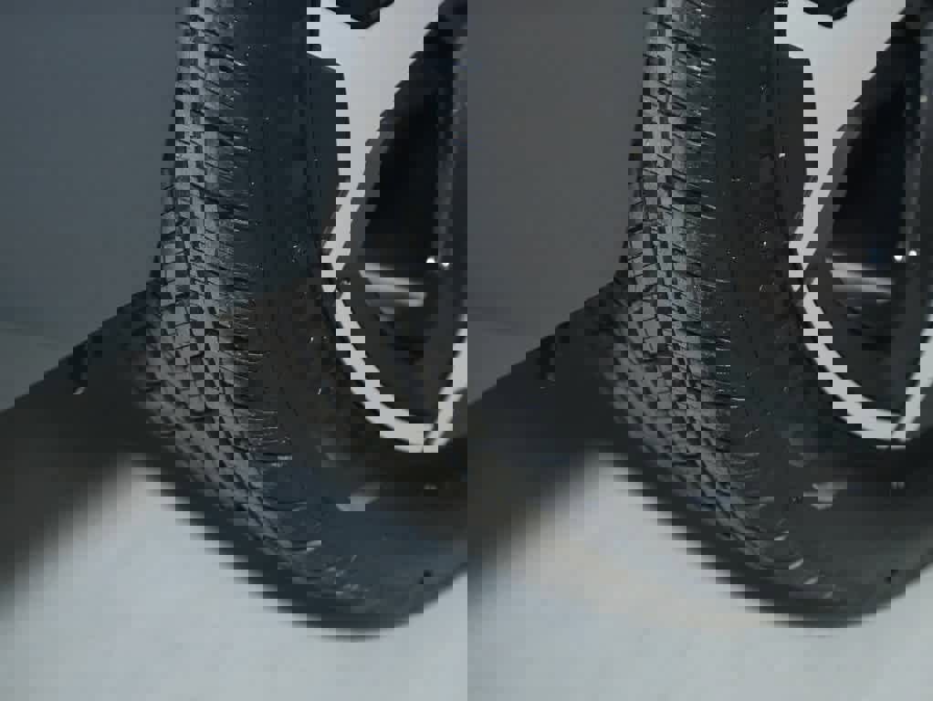 Certified 2025 Volkswagen Taos SEL image 37