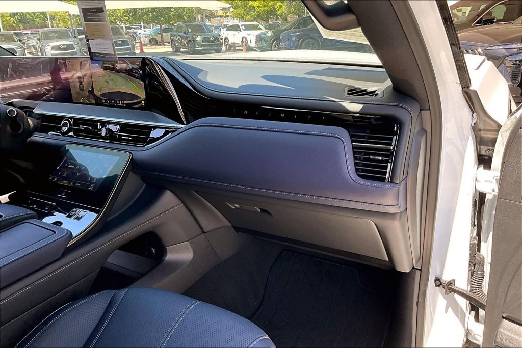 Used 2026 INFINITI QX80 4WD w/ Sport Exterior Package image 19