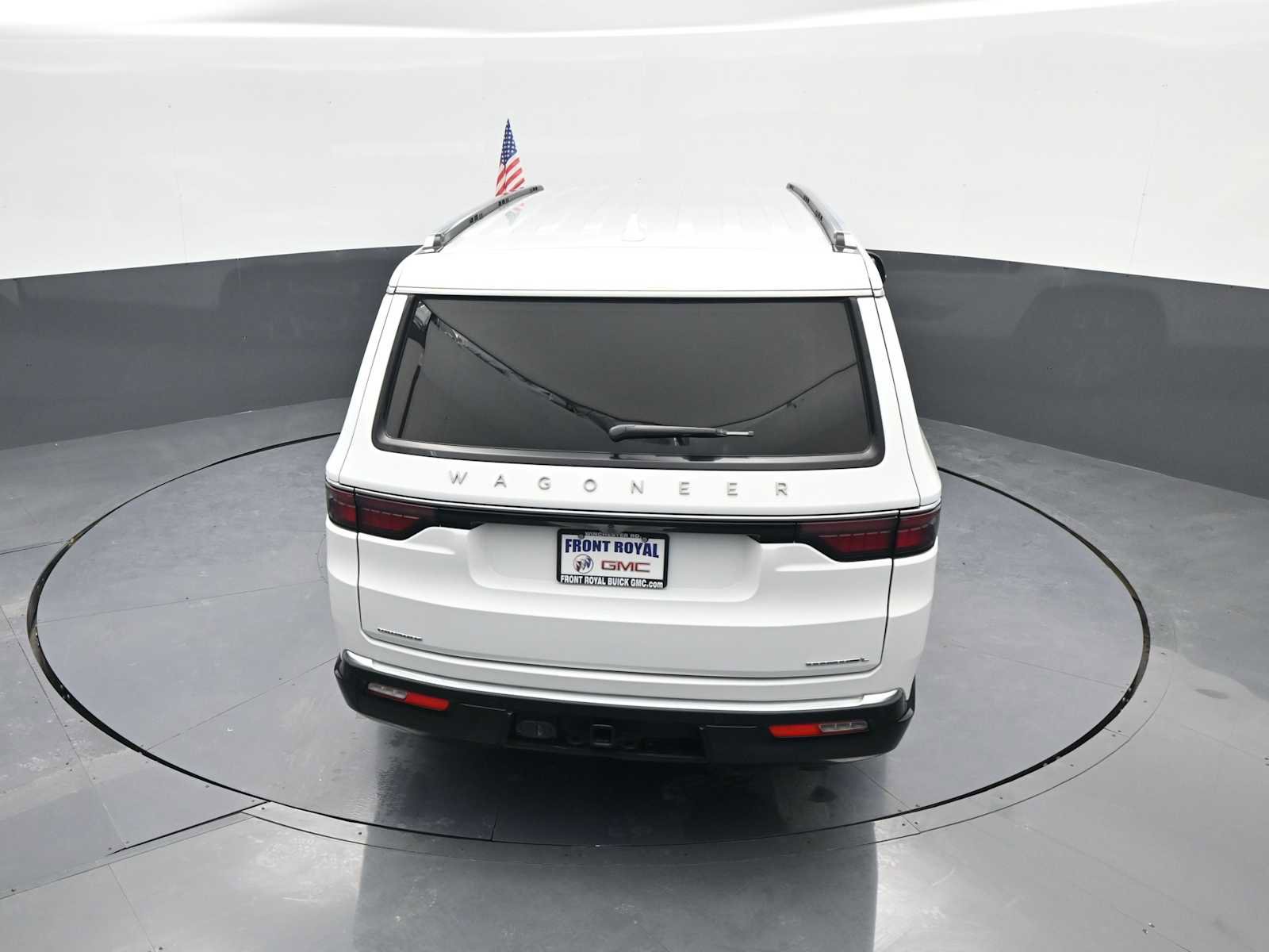 Used 2023 Jeep Wagoneer L Series III w/ Preferred Equipment Group image 33