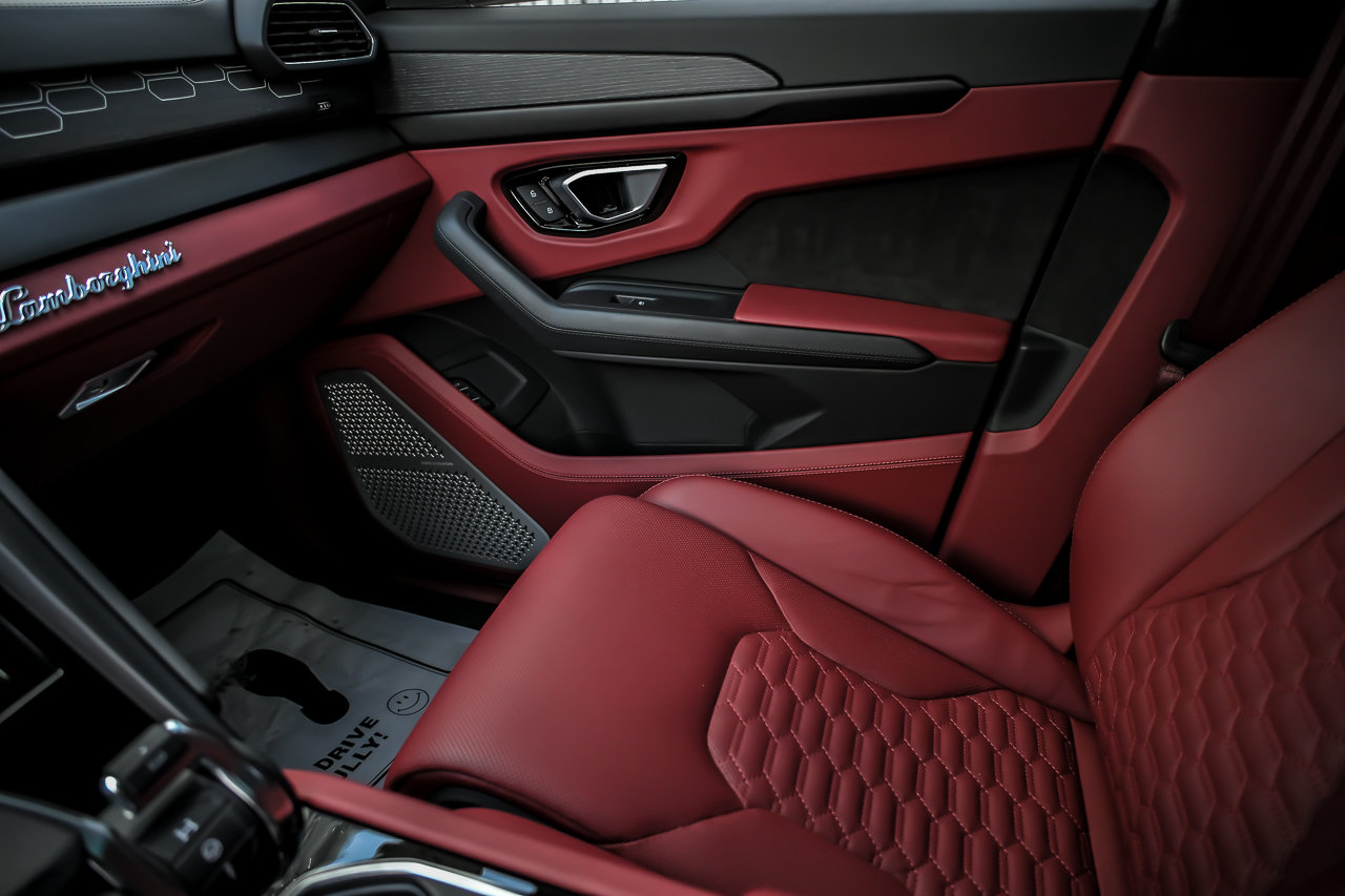 Used 2022 Lamborghini Urus AWD/4WD image 52