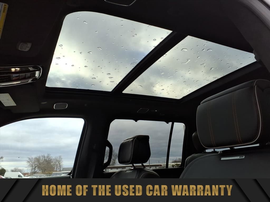 Used 2025 Jeep Grand Wagoneer Series III w/ HD Trailer Tow Package image 30