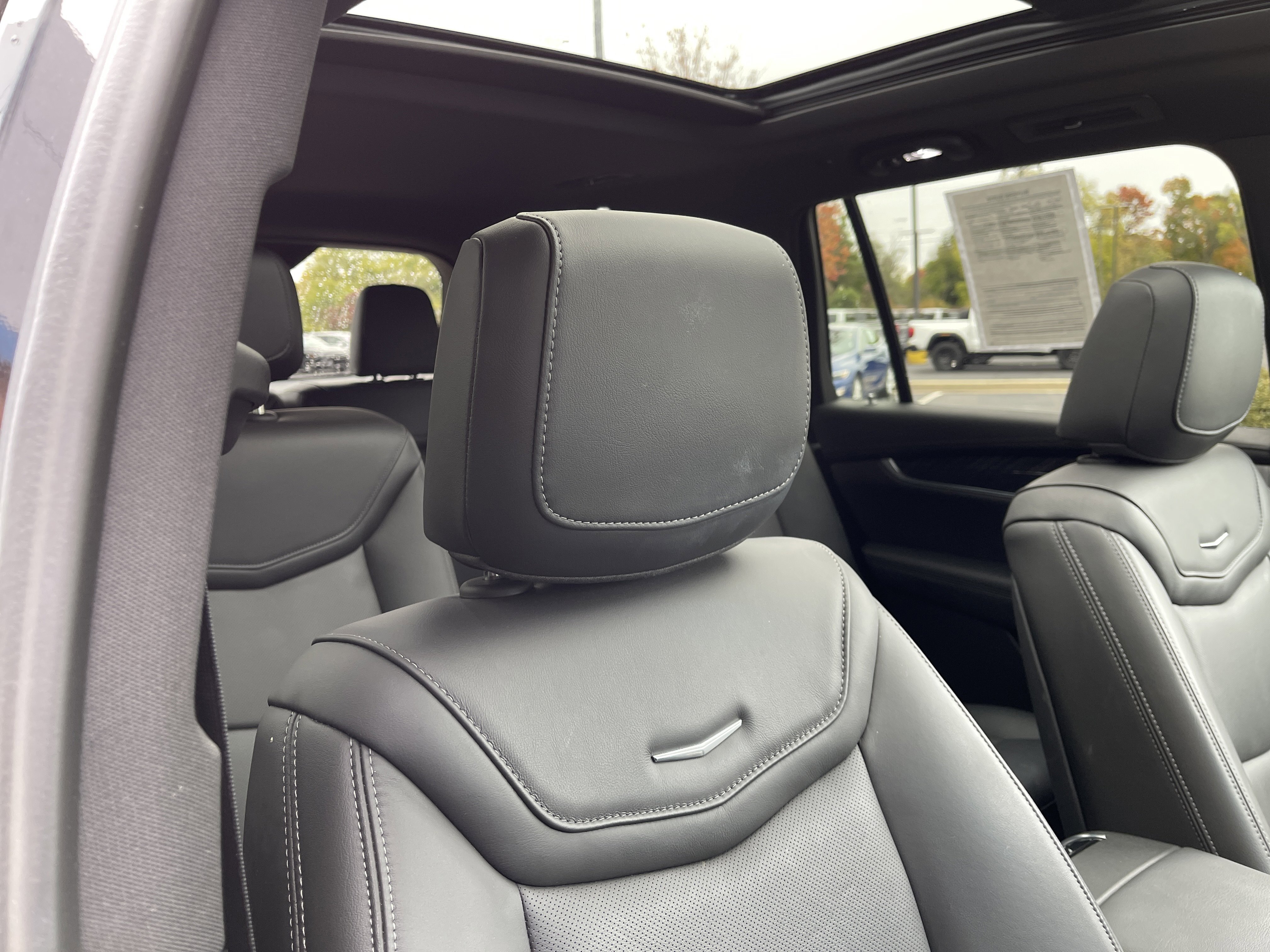 Used 2025 Cadillac XT6 Premium Luxury image 41