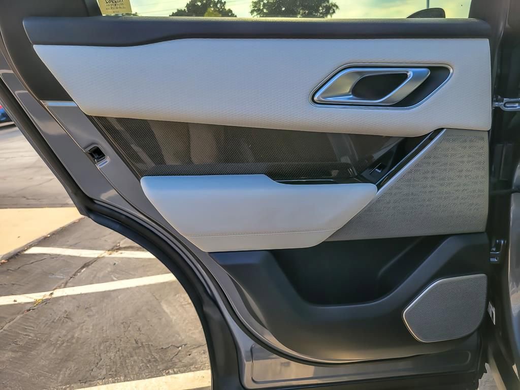 Used 2023 Land Rover Range Rover Velar HST image 18