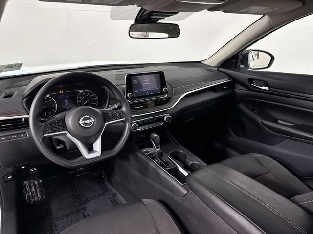 Used 2025 Nissan Altima 2.5 SV FWD image 22