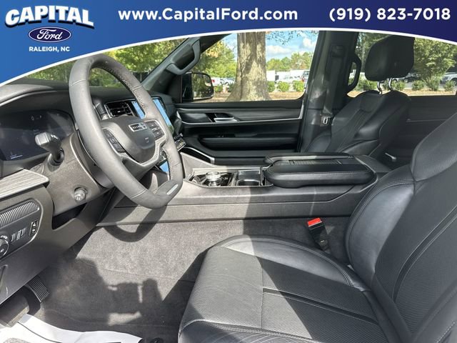 Used 2024 Jeep Wagoneer L Series II w/ Flexible Seating Group image 17