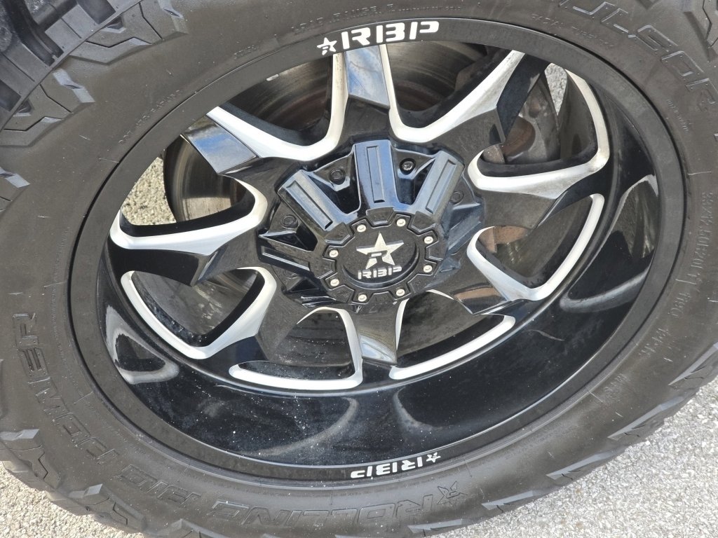 Used 2015 Nissan Titan PRO-4X w/ Pro-4x Luxury Package image 3