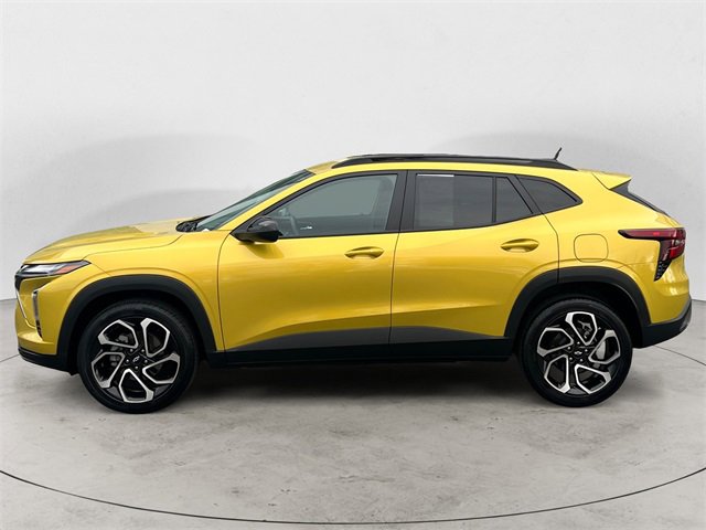 Used 2024 Chevrolet Trax RS w/ Driver Confidence Package image 2