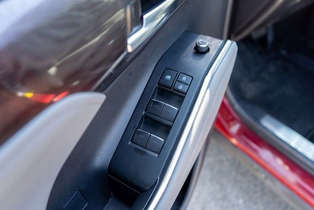 Used 2021 Toyota Highlander Platinum image 17