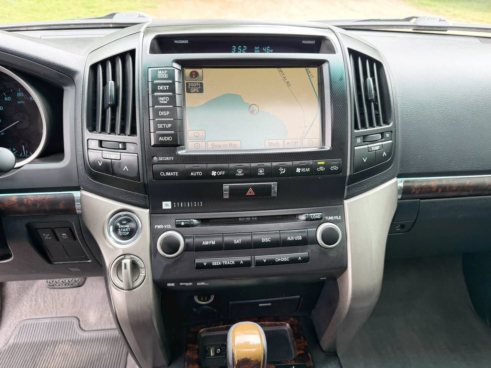 Used 2011 Toyota Land Cruiser w/ Upgrade Pkg AWD/4WD image 81