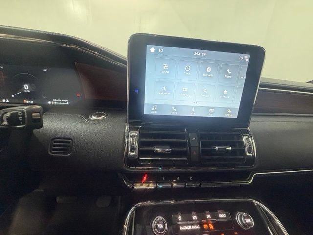 Used 2018 Lincoln Navigator L Select AWD/4WD image 19