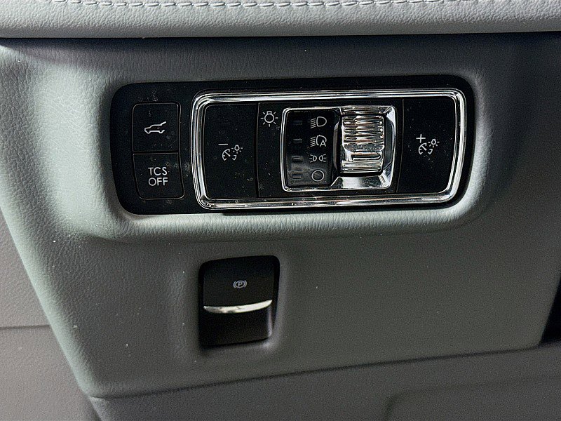 Used 2023 Lincoln Nautilus Reserve w/ Equipment Group 201A image 10