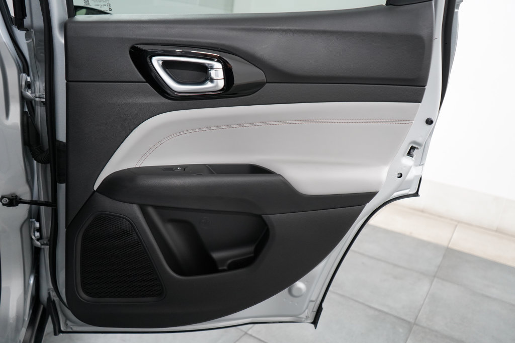 New 2026 Jeep Compass Limited AWD/4WD image 18