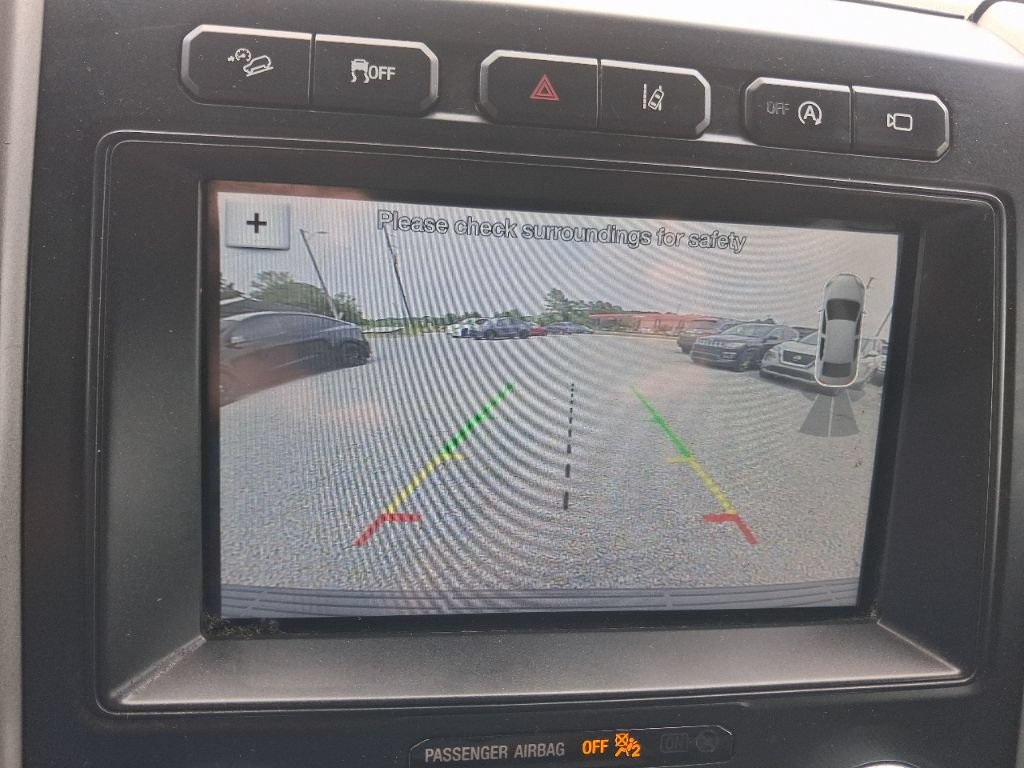 Used 2018 Ford Expedition XLT w/ Equipment Group 202A AWD/4WD image 12