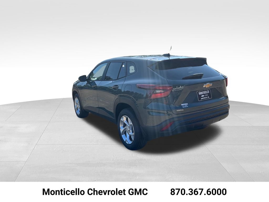 New 2026 Chevrolet Trax LS w/ LS Convenience Package FWD image 5