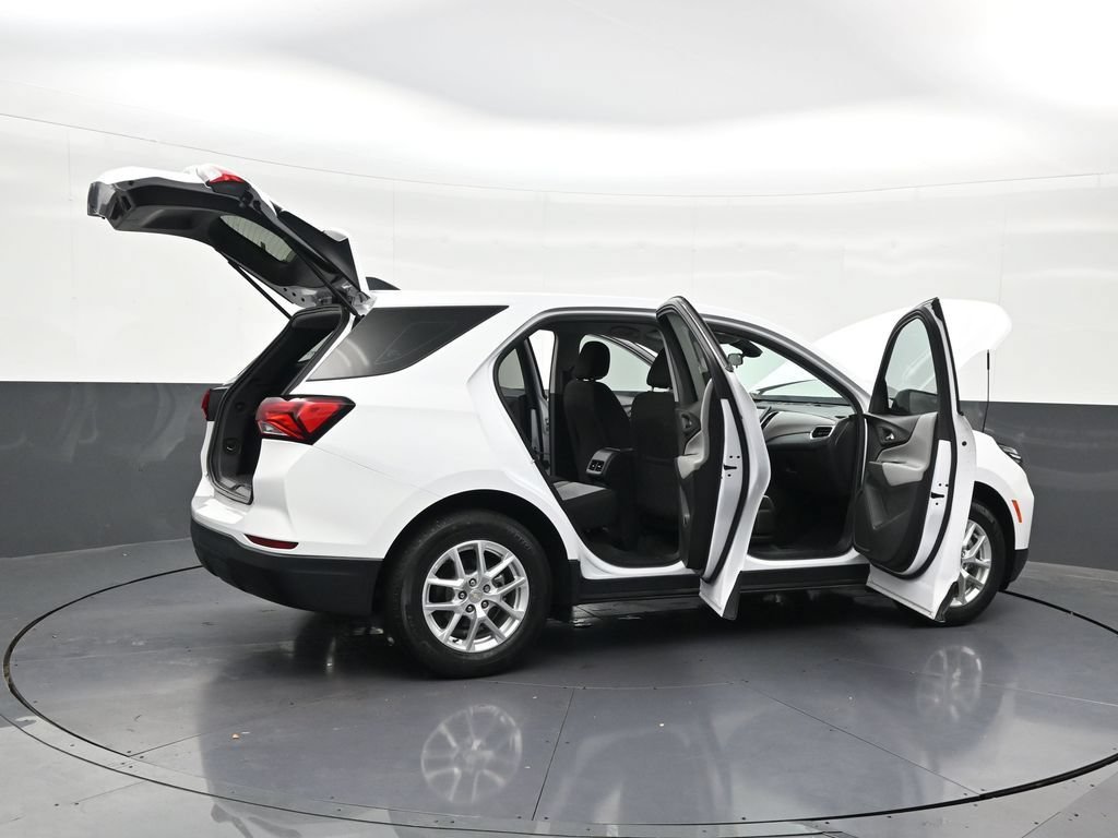 Used 2023 Chevrolet Equinox LS FWD image 36