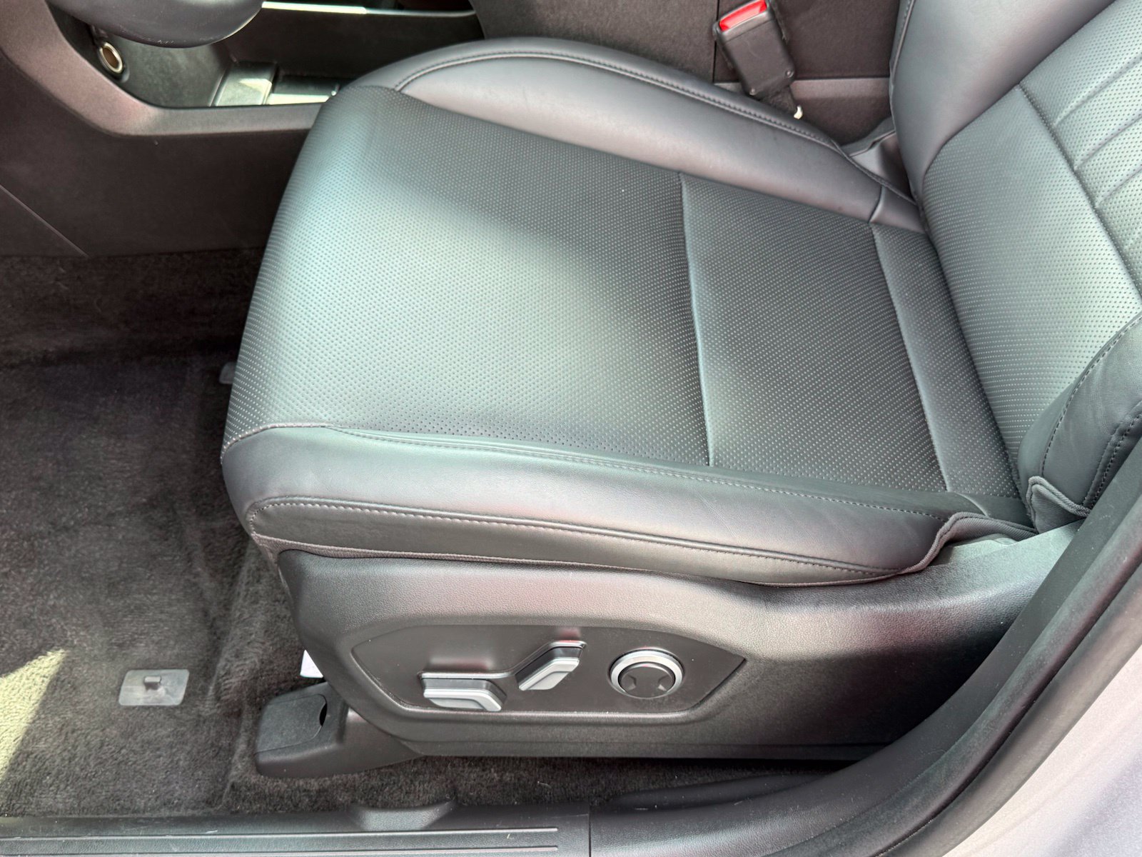 Used 2026 Hyundai Santa Fe SEL AWD/4WD image 34