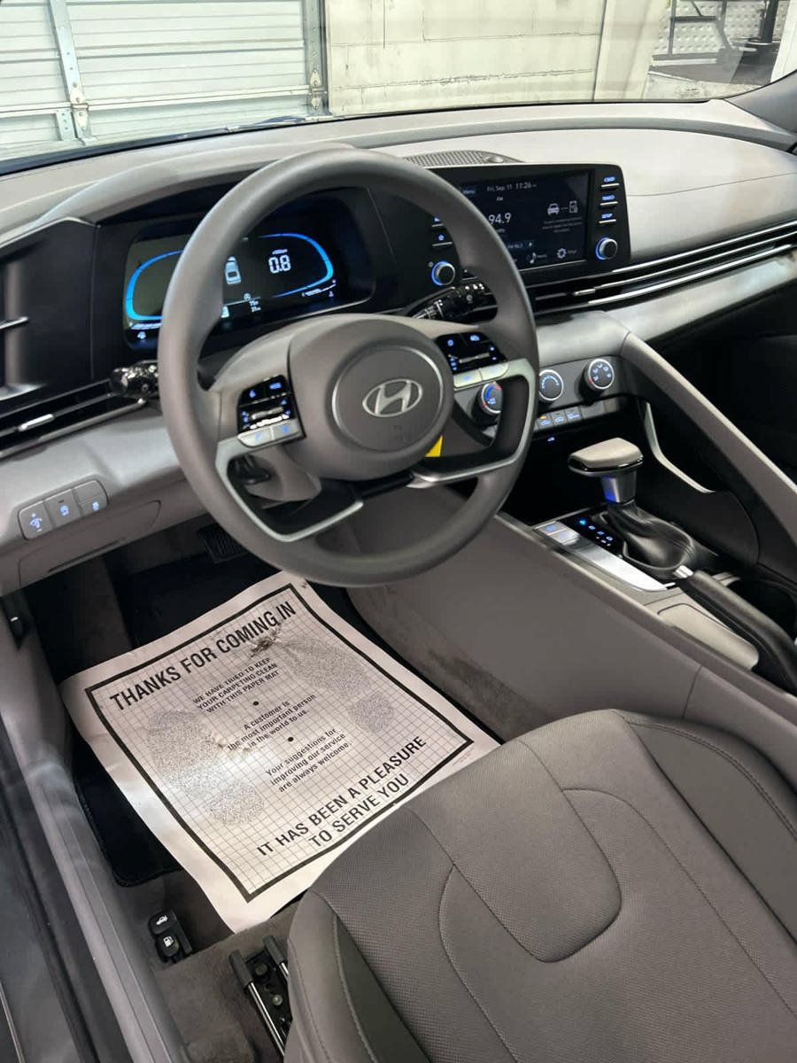 New 2026 Hyundai Elantra SE FWD image 9