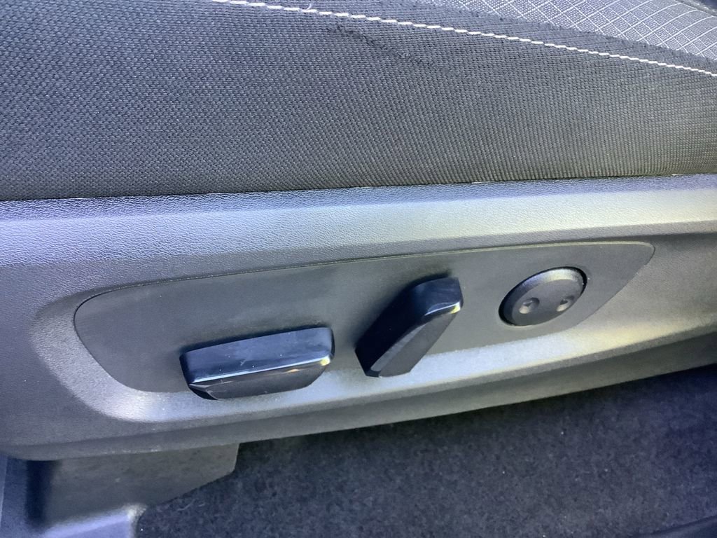 Used 2025 Nissan Pathfinder SV AWD/4WD image 25