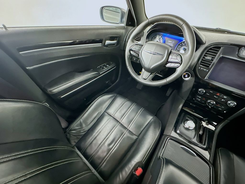 Used 2023 Chrysler 300 S RWD image 9
