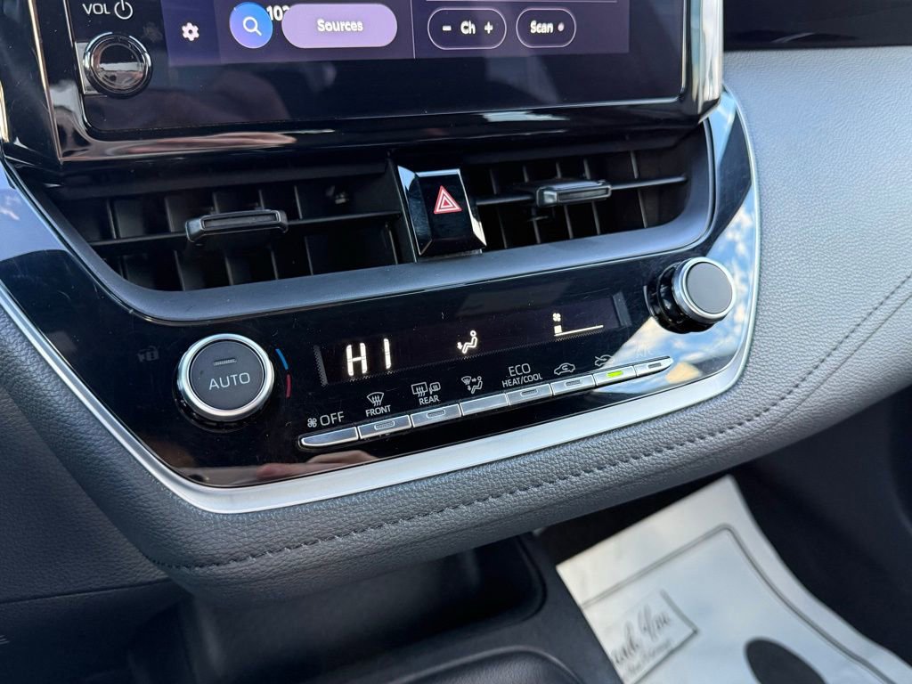 Used 2024 Toyota Corolla SE image 4