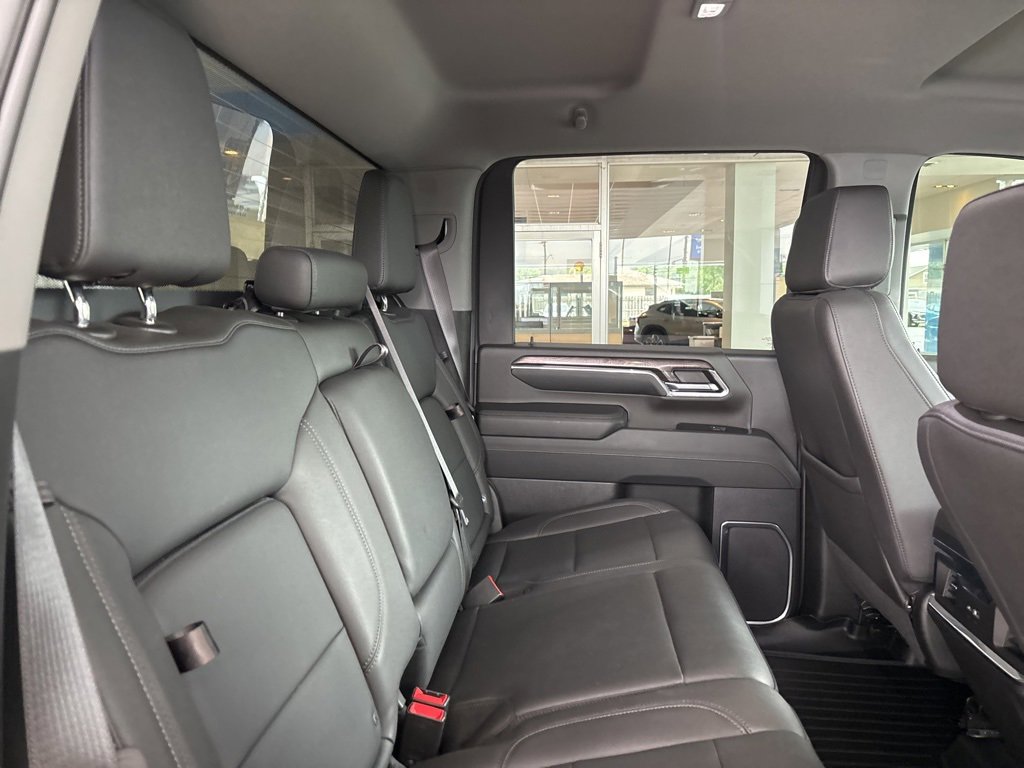 Used 2024 Chevrolet Silverado 2500 LTZ w/ LTZ Convenience Package image 29