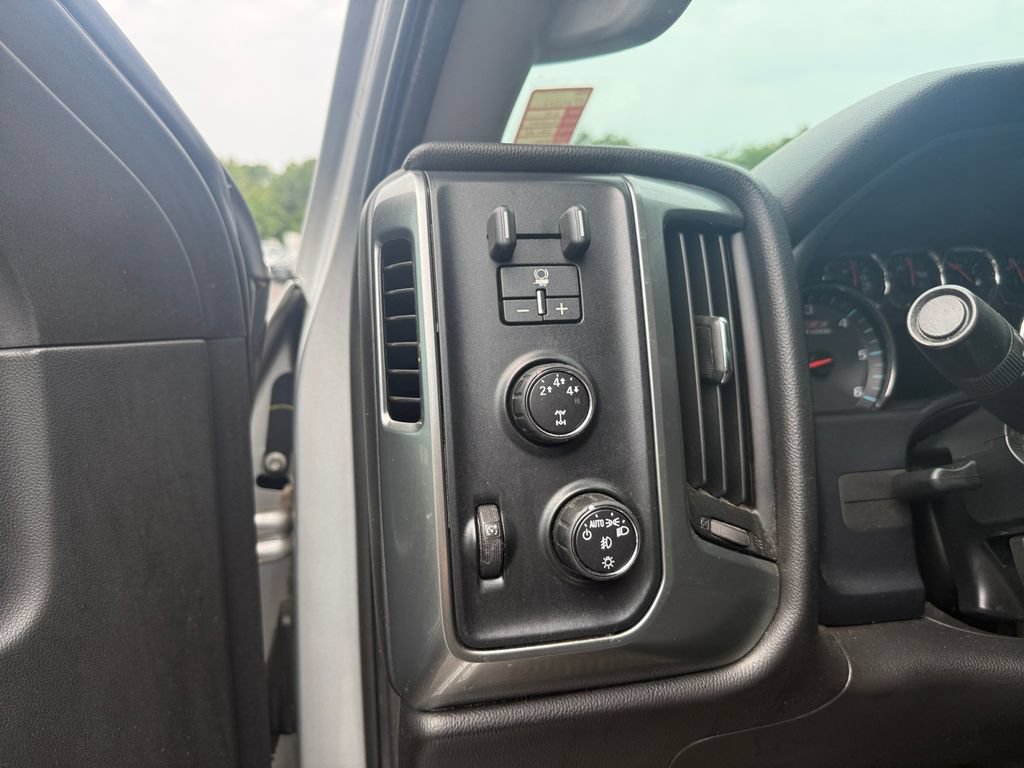 Used 2015 Chevrolet Silverado 2500 LT w/ LT Convenience Package AWD/4WD image 18