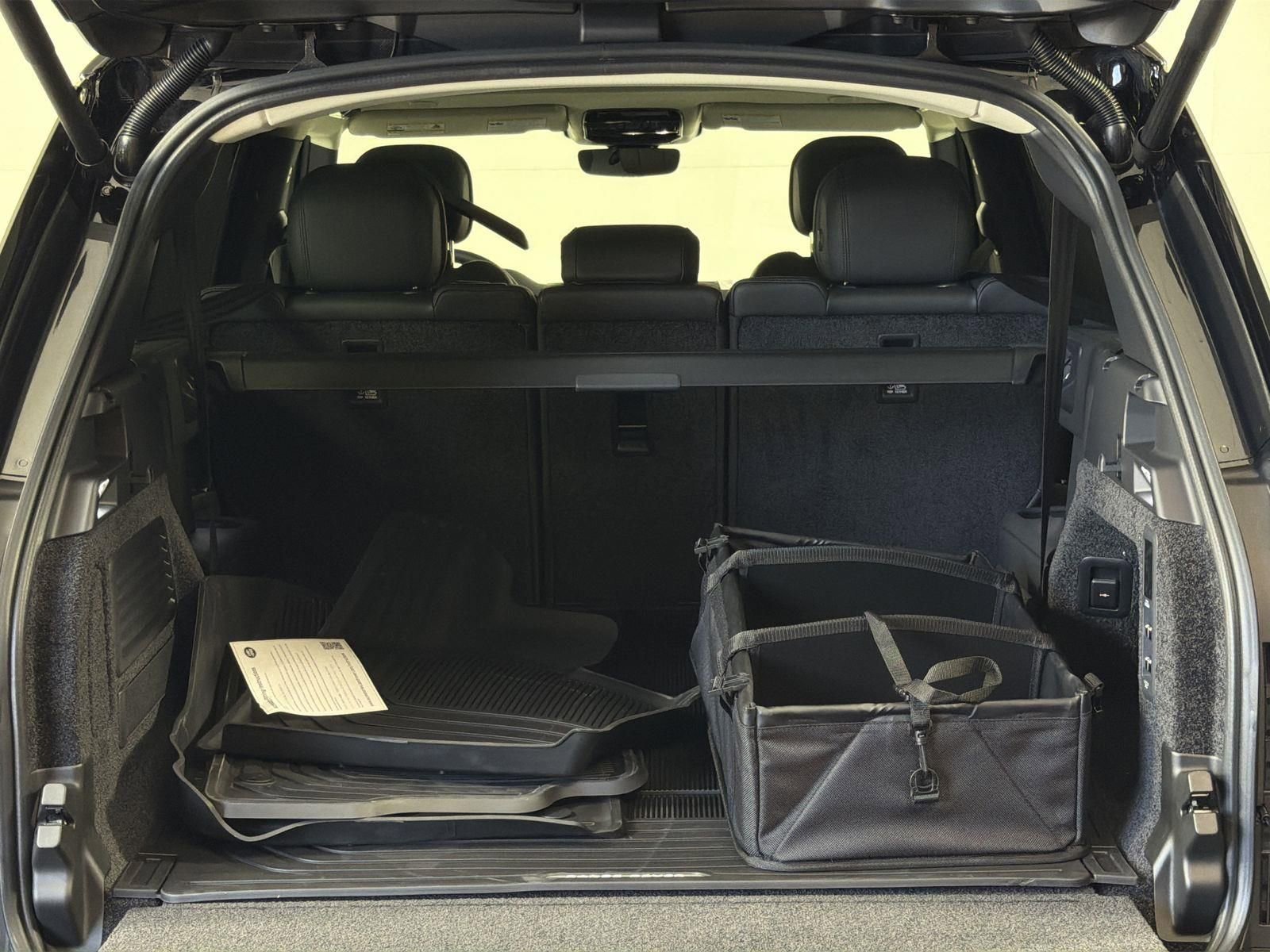 New 2026 Land Rover Range Rover Long Wheelbase SE image 29