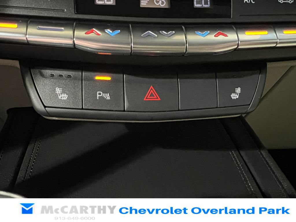 Used 2022 Cadillac XT4 Luxury w/ Cold Weather Package AWD/4WD image 23
