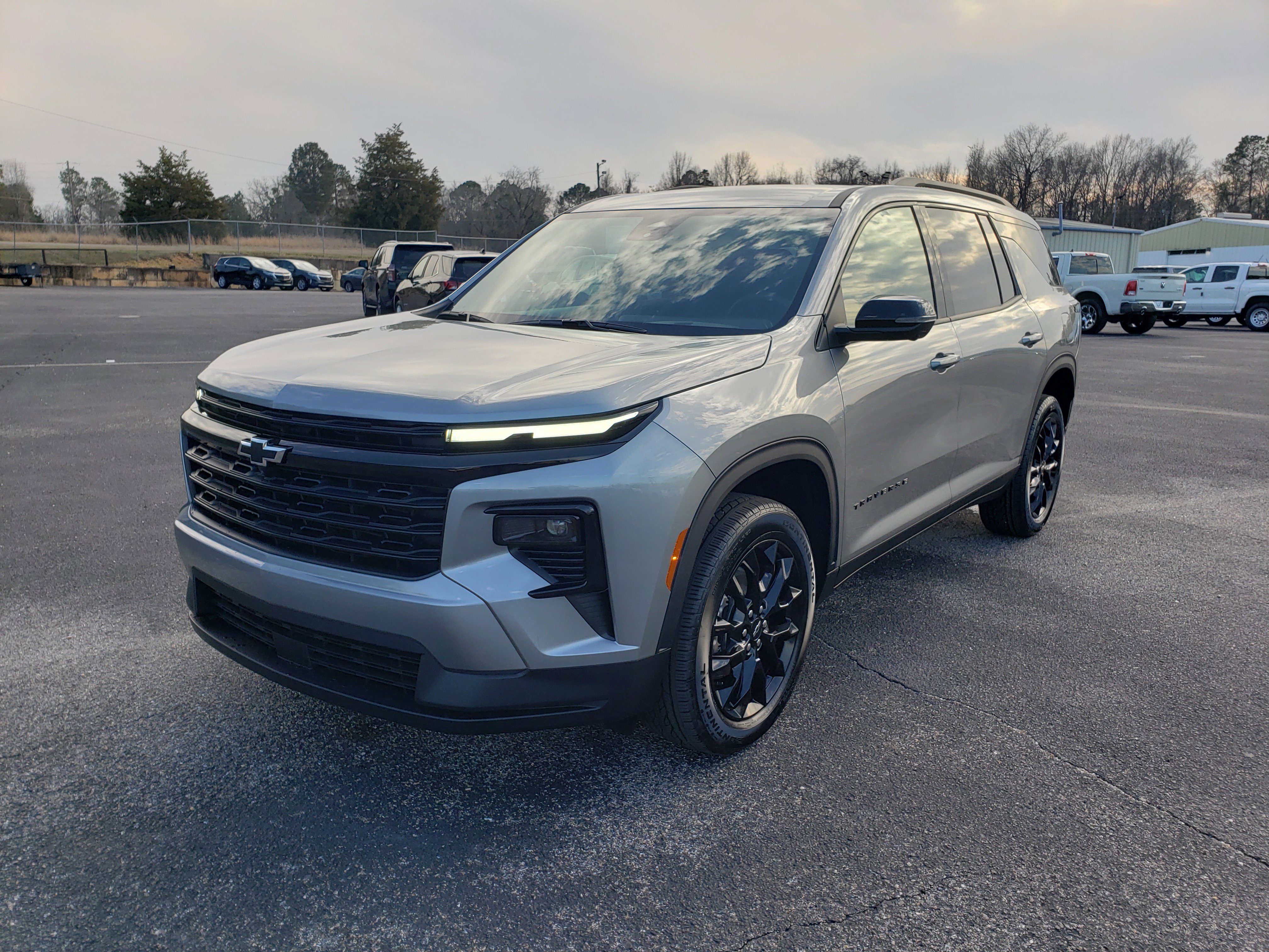 New 2026 Chevrolet Traverse LT w/ Midnight/Sport Edition image 2
