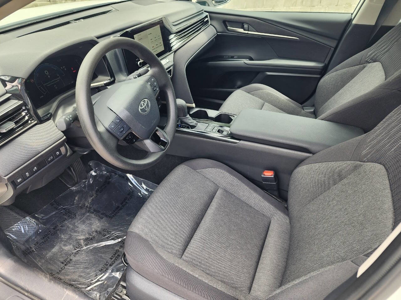 Used 2025 Toyota Camry LE image 11