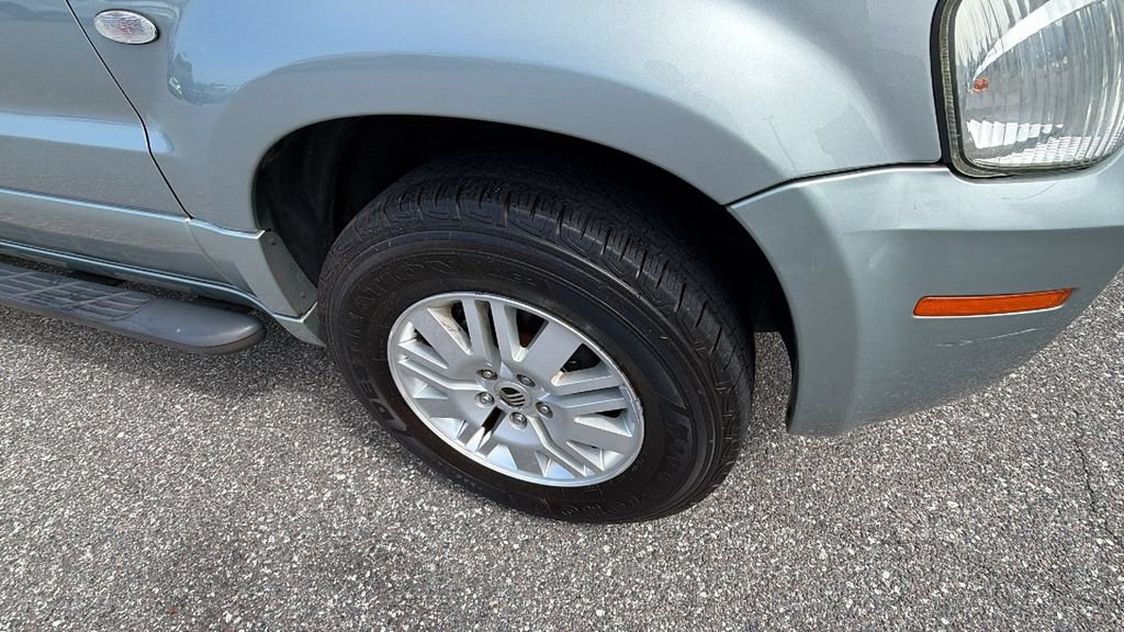 Used 2005 Mercury Mariner Luxury FWD image 10