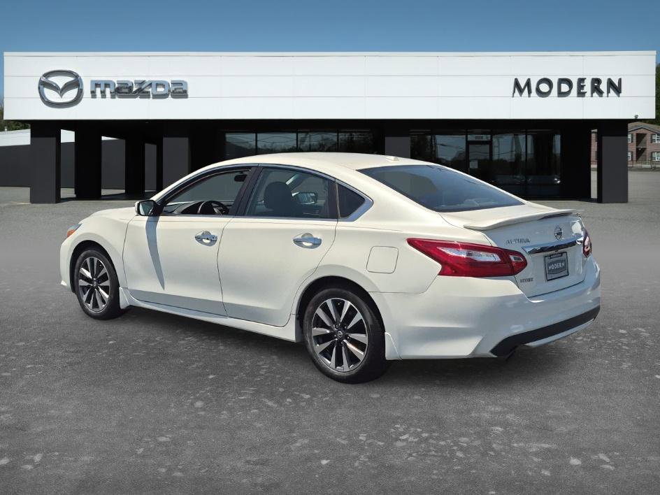 Used 2017 Nissan Altima 2.5 SV FWD image 3