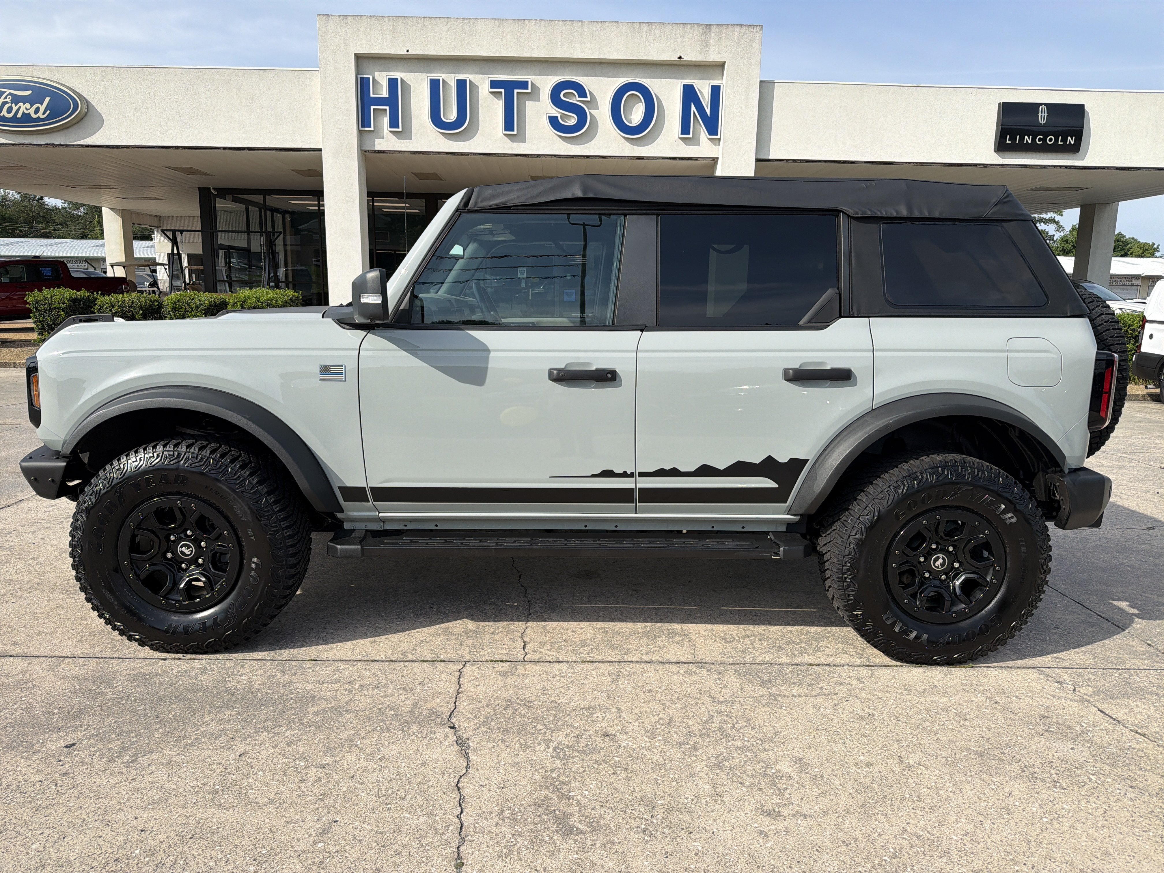 Used 2022 Ford Bronco Wildtrak AWD/4WD image 1