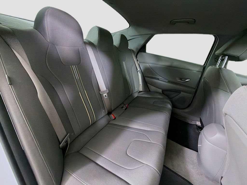 Used 2025 Hyundai Elantra Sport FWD image 28