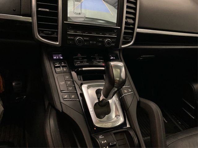 Used 2014 Porsche Cayenne Platinum Edition AWD/4WD image 32