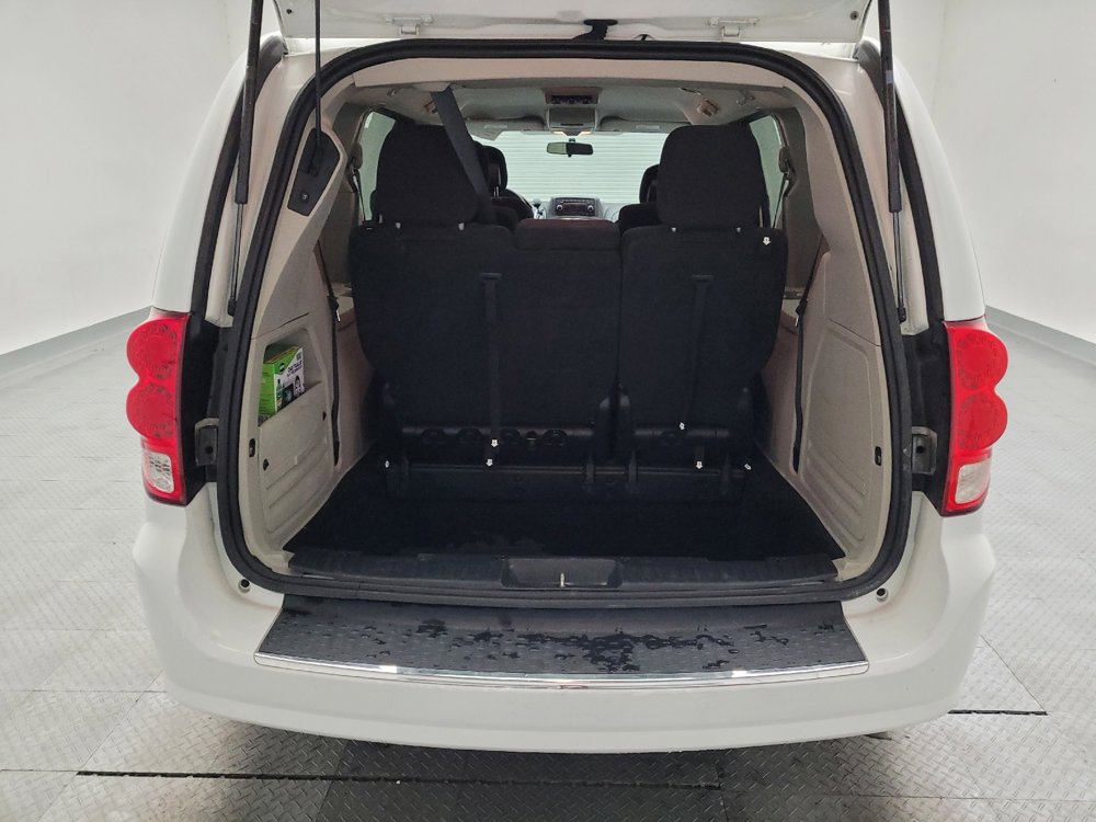Used 2016 Dodge Grand Caravan SXT FWD image 29