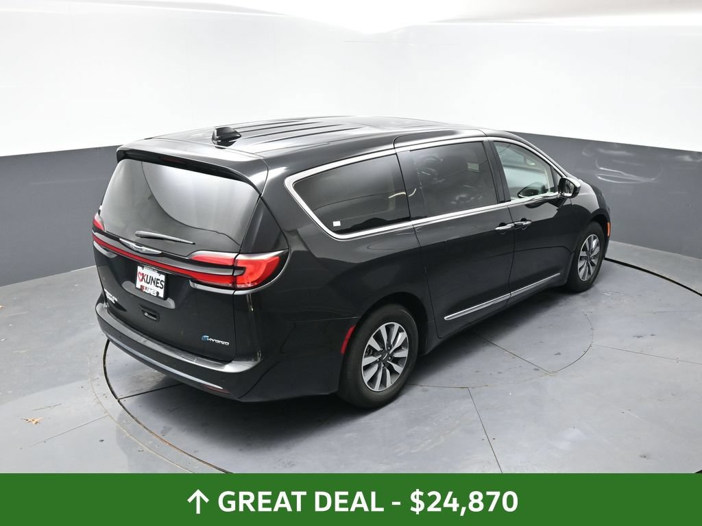 Used 2023 Chrysler Pacifica Limited FWD image 44