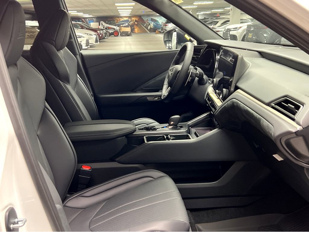 New 2026 Lexus TX 500h AWD image 27
