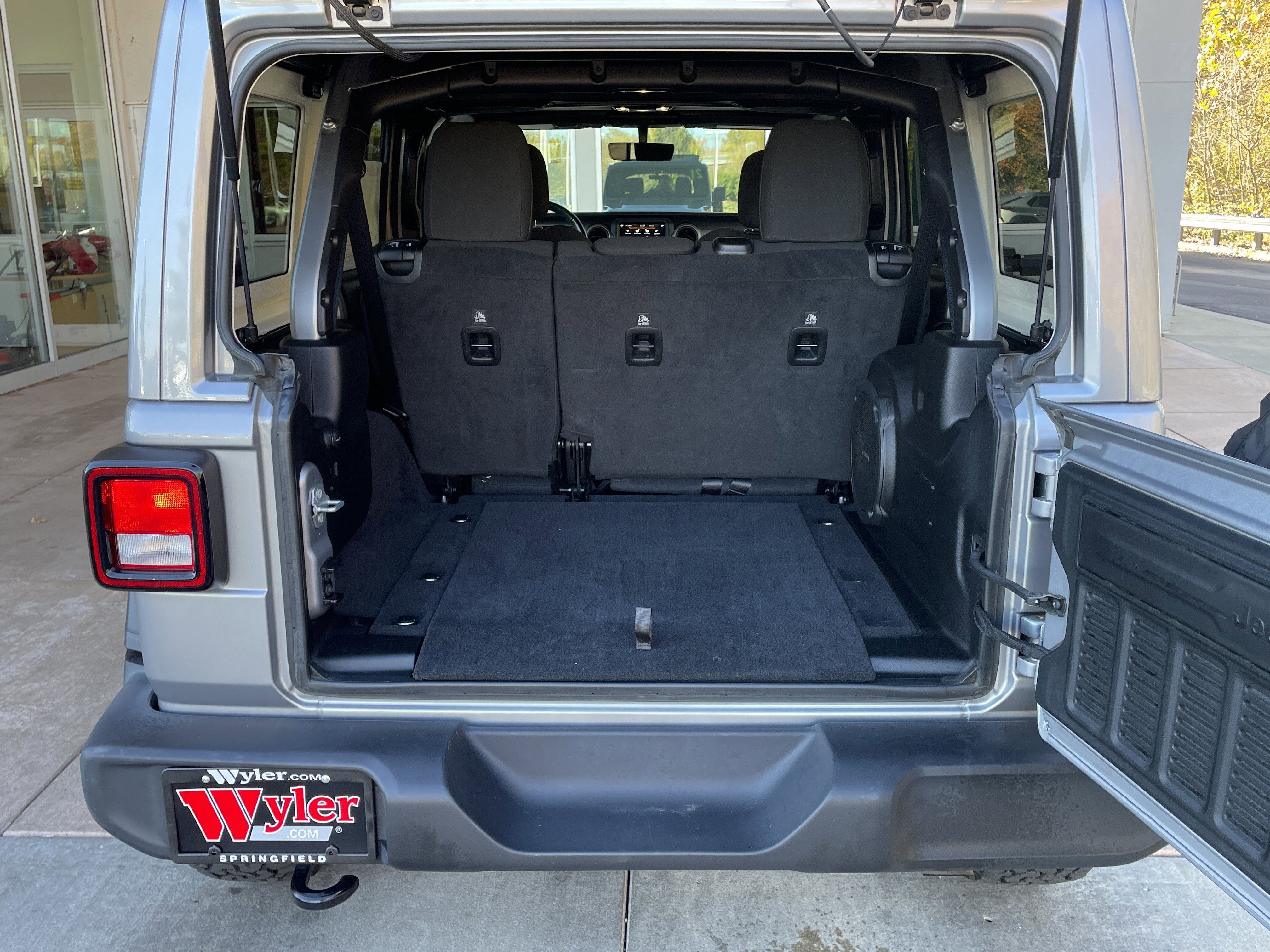 Used 2021 Jeep Wrangler Unlimited Sport image 24