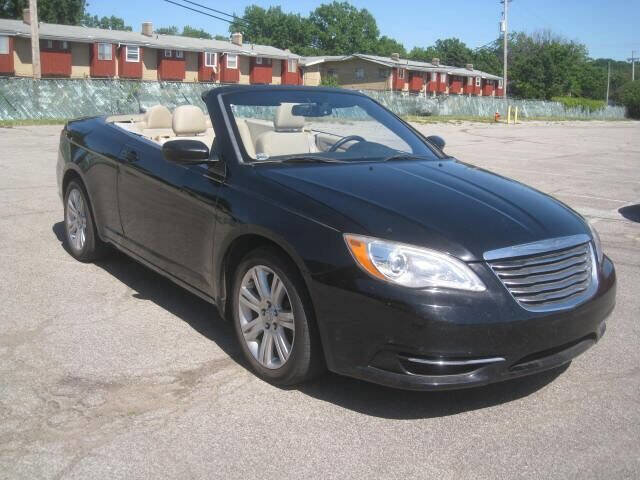 Used 2012 Chrysler 200 Touring image 3