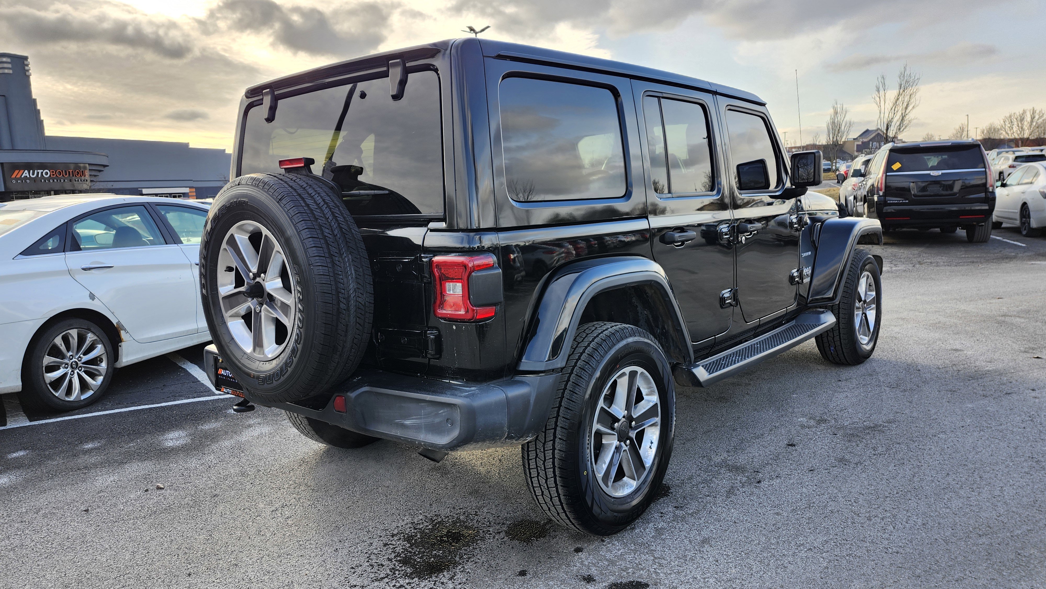 Used 2020 Jeep Wrangler Unlimited Sahara w/ Safety Group image 17