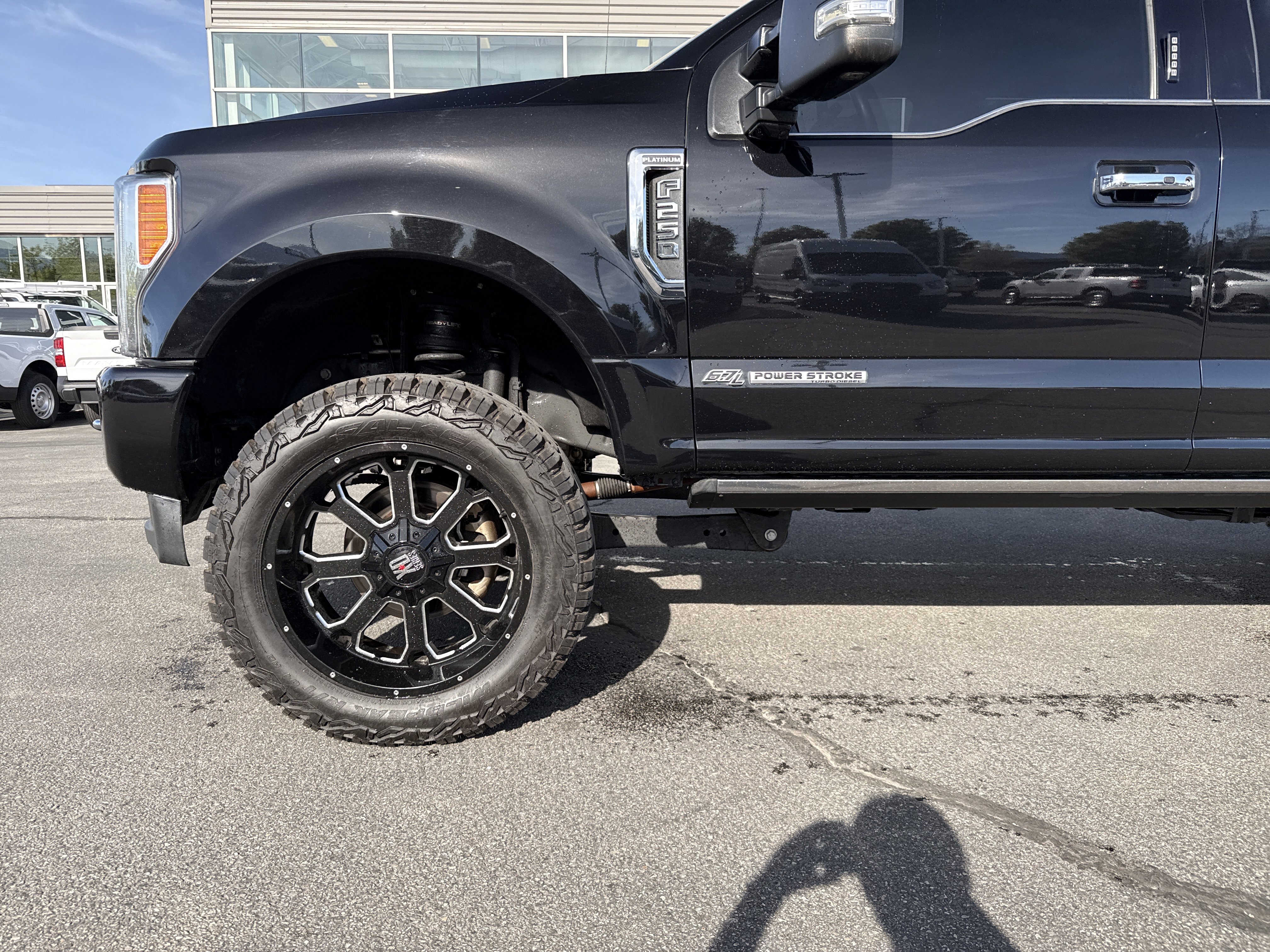 Used 2019 Ford F250 Platinum w/ Platinum Ultimate Package AWD/4WD image 9